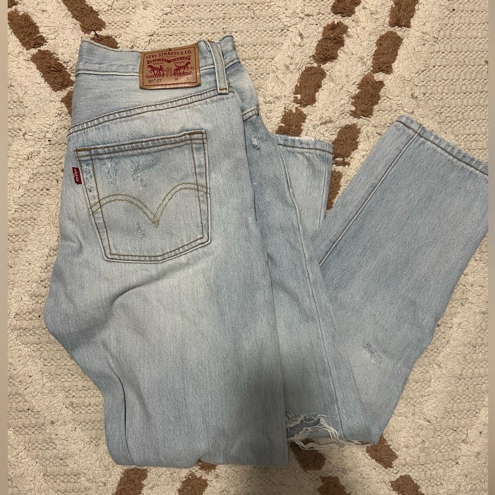 Levi's 501 . 26 W light wash denim